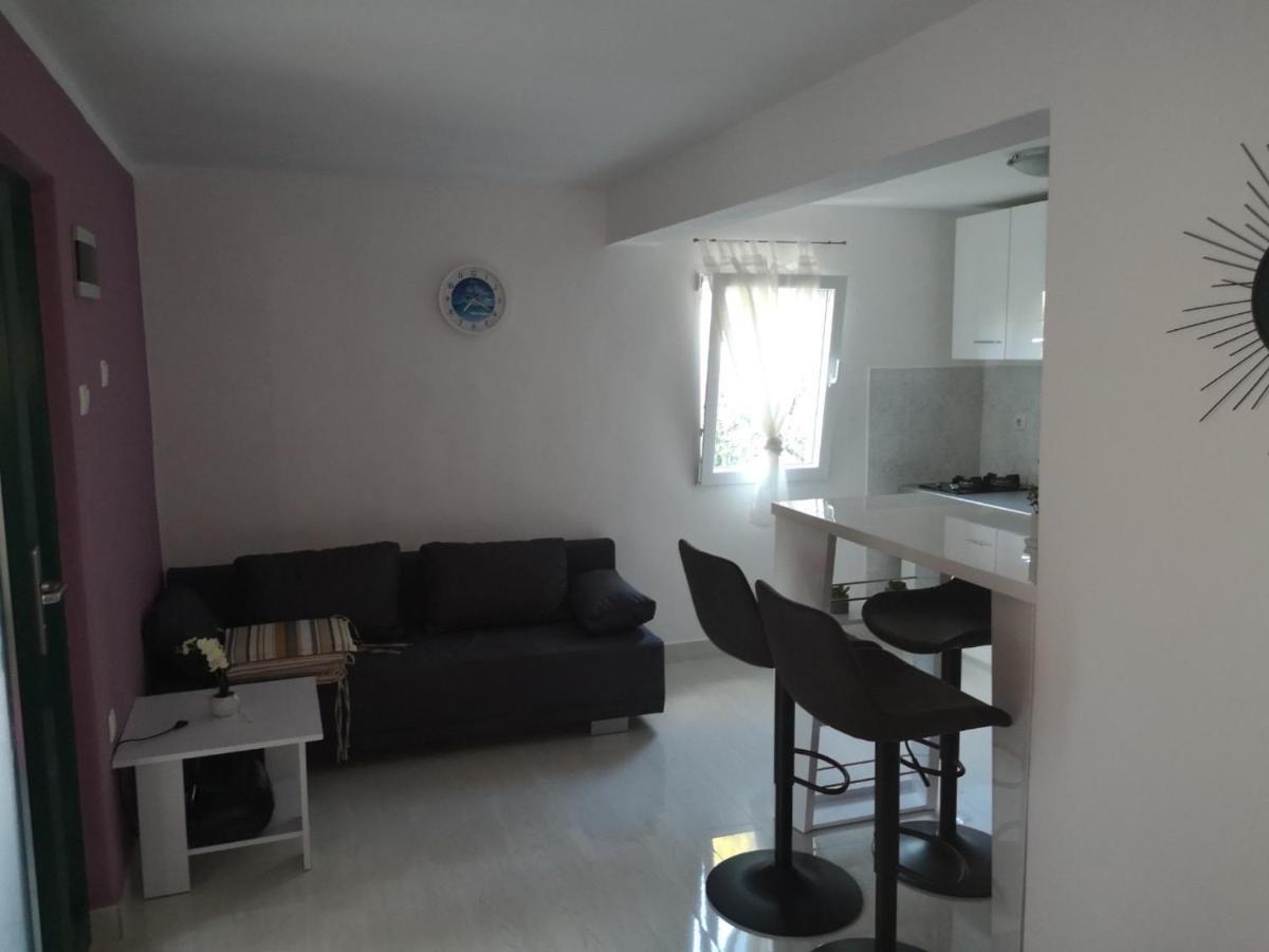 Holiday Home Dumboka Sali Exterior foto